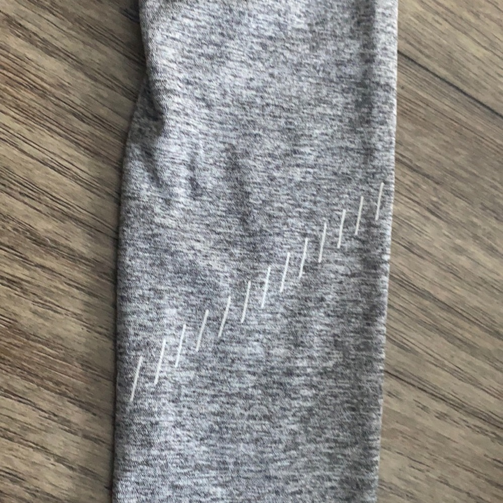 champion shirt🤍 - Picture 3 of 4